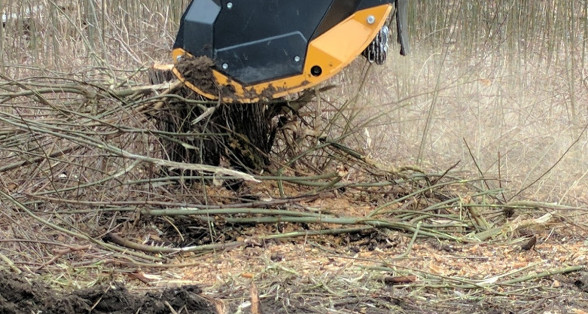 Ekskavatora galva ar fiksētajiem nažiem