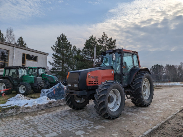 Valtra Valmet 8400